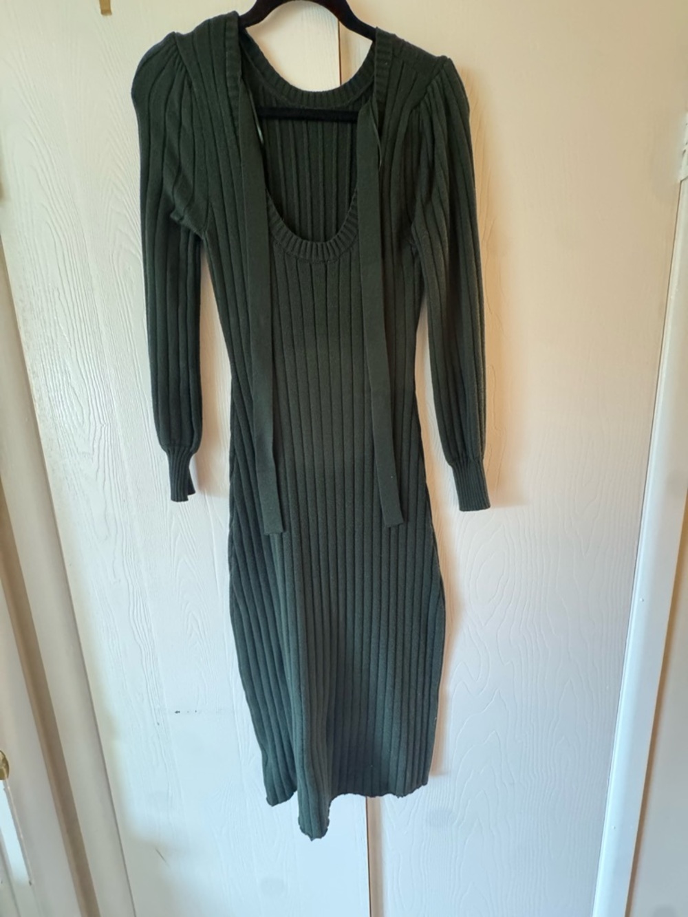 Ribbed Scoop Neck Knit Dress in Dark Green